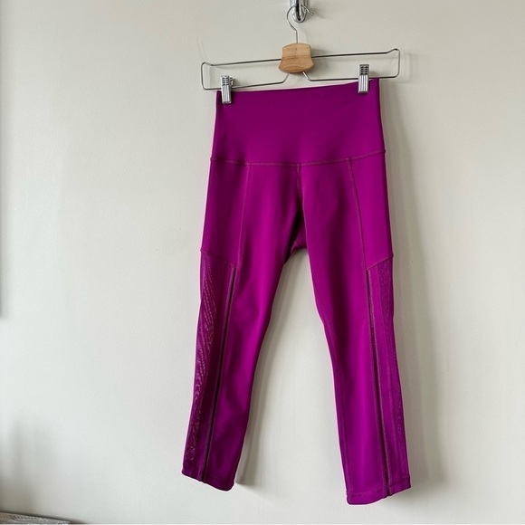 LULULEMON Hot To Street Crop Regal Plum-(Size:4) - Picture 4 of 11